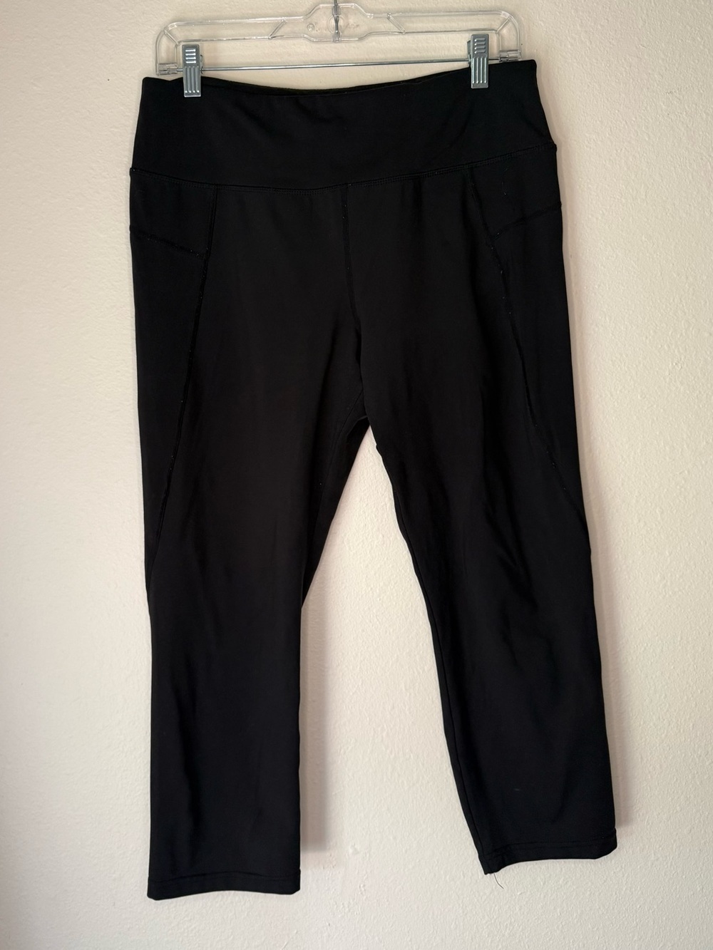 Jockey Women’s Black High Rise Capri Leggings Size Large